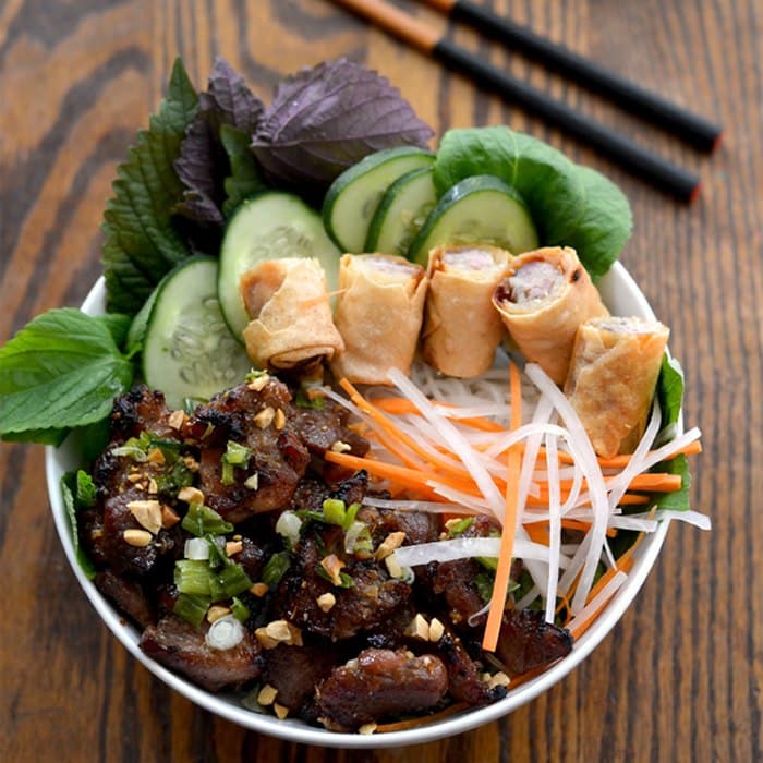 Vietnamese Grilled Pork with Vermicelli Noodles (Bun Thit Nuong)